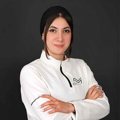 سارا مومنی